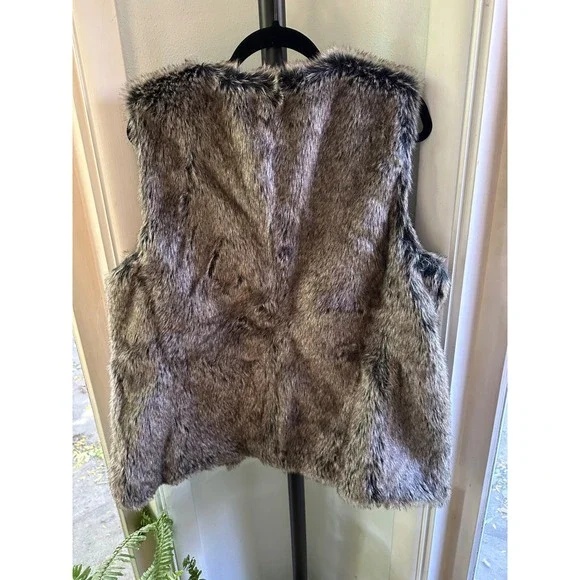 Banana Republic Womens Faux Fur Vest XL Gray Brown Open Front Chain Detail - Picture 6 of 9